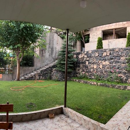 Holiday Home On Aygestan 11 Yerevan Bagian luar foto