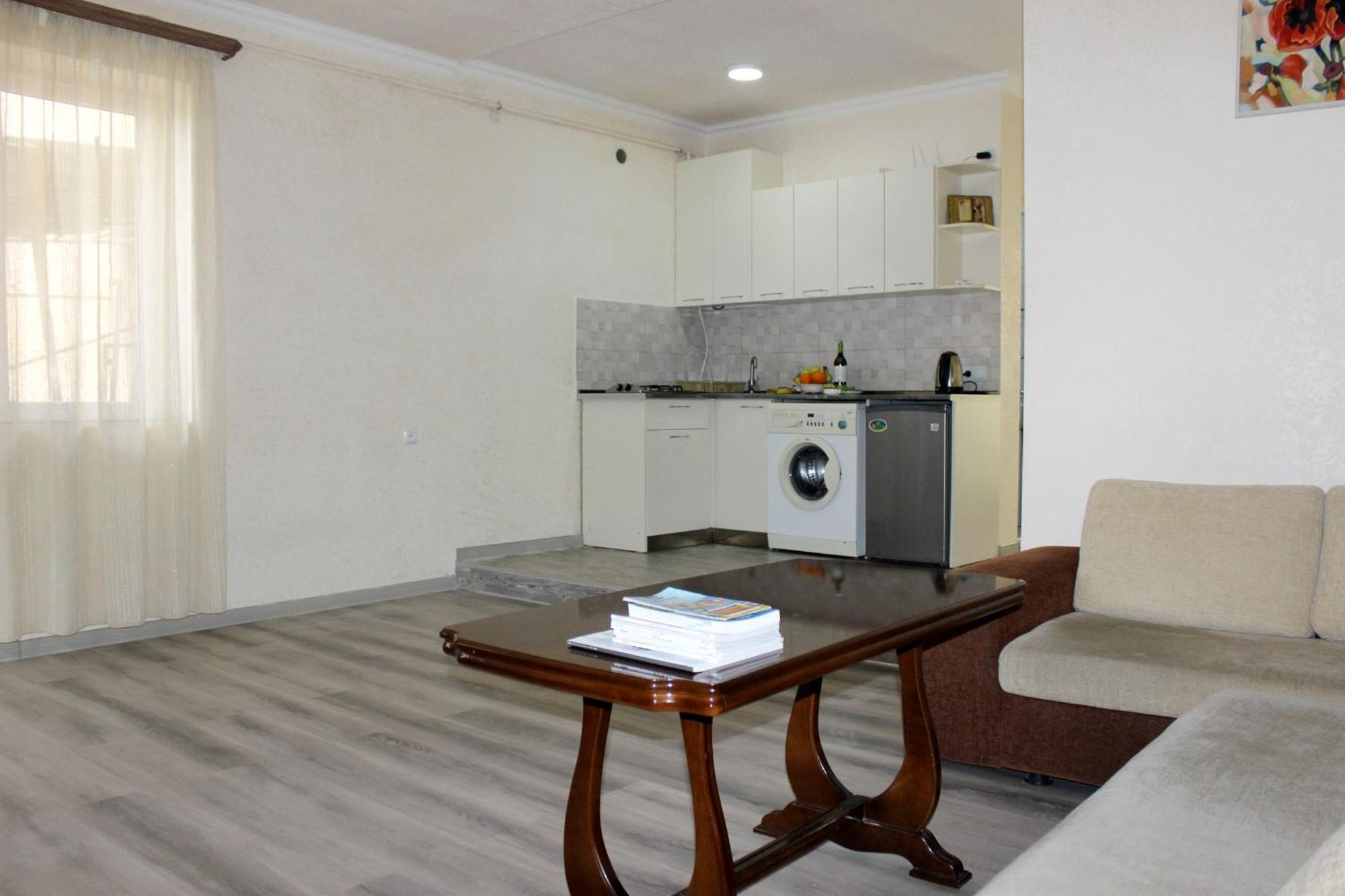 Holiday Home On Aygestan 11 Yerevan Ruang foto