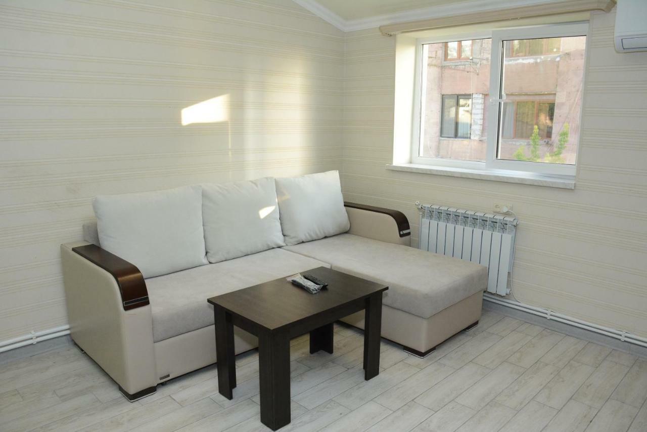 Holiday Home On Aygestan 11 Yerevan Bagian luar foto