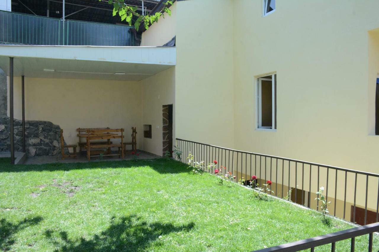 Holiday Home On Aygestan 11 Yerevan Bagian luar foto